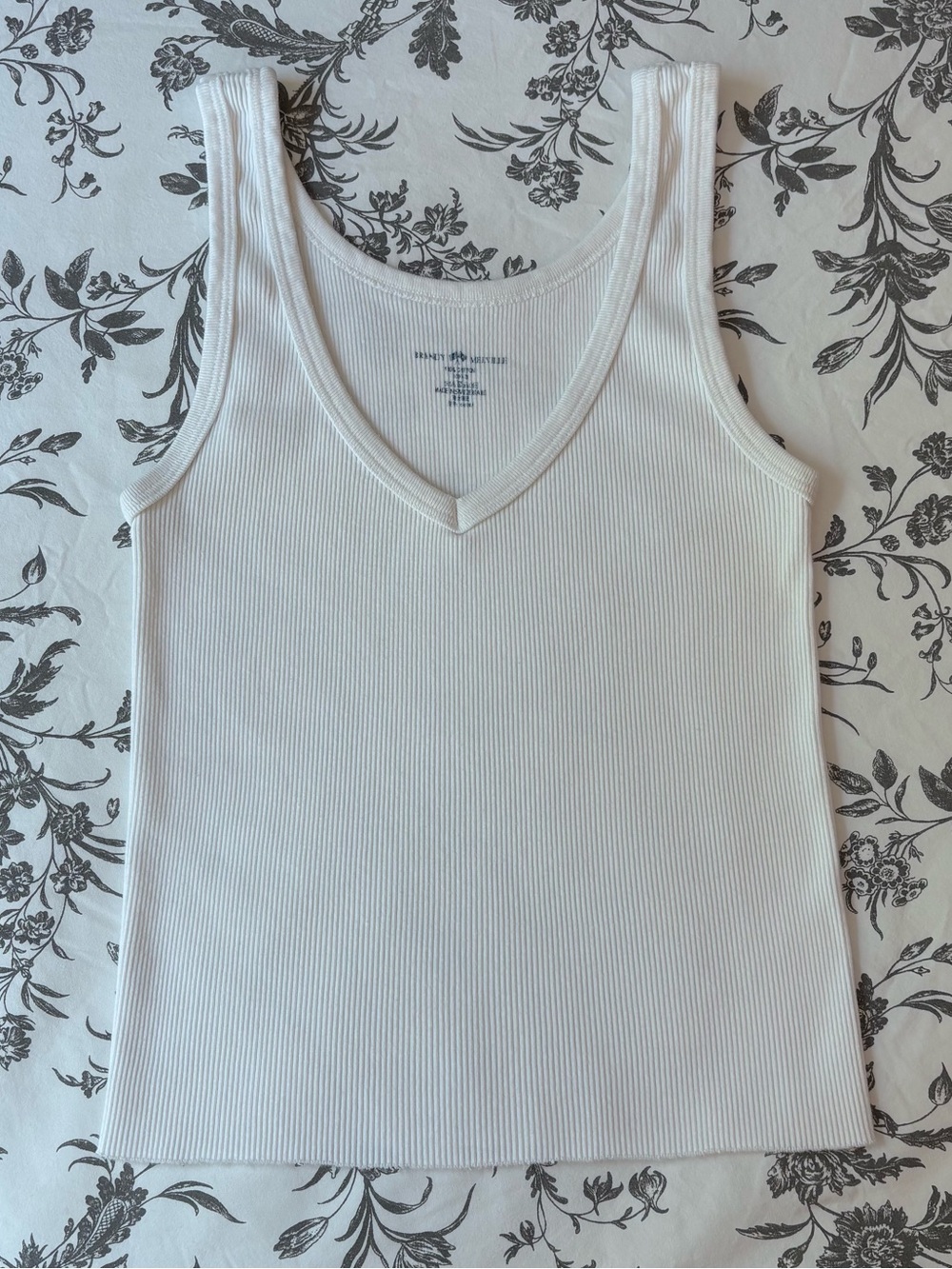 Brandy Melville Ribbed V-Neck Tank